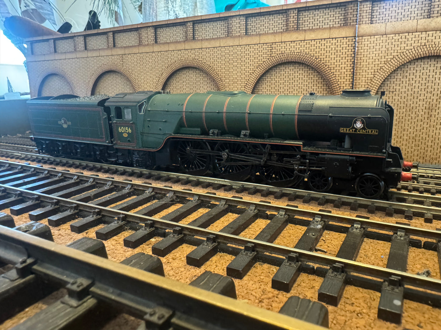 Bachmann 32-556 (OO) British Railways [LNER] ‘Peppercorn’ A1 No.60156 “Great Central” in BR Lined Green with riveted tender. (Shed Code 36A, Doncaster Depot). DCC Fitted 