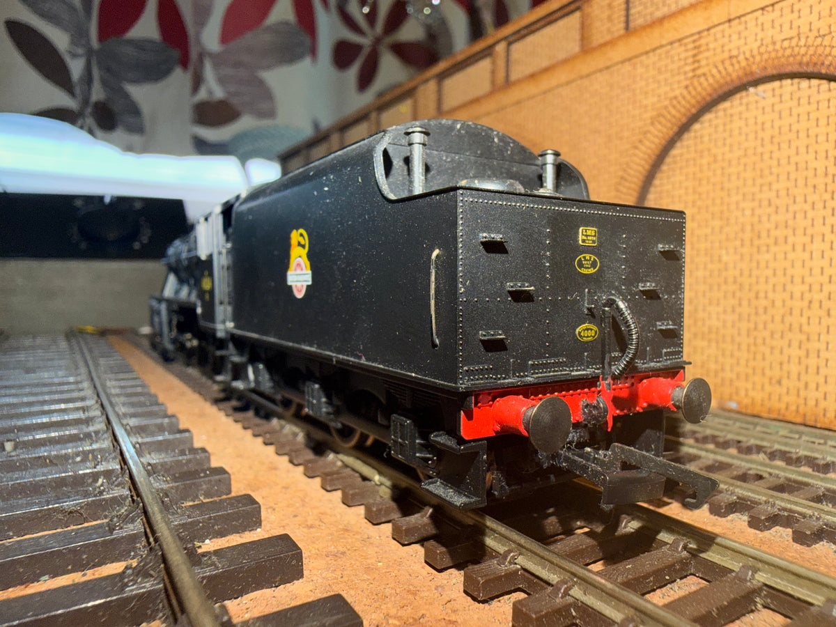 Hornby R2229 (OO) Ex LMS ‘Stanier’ 8F No.48154 in British Railways Unlined Black. (Shed Code 2F, Market Harborough Depot) DCC Ready 
