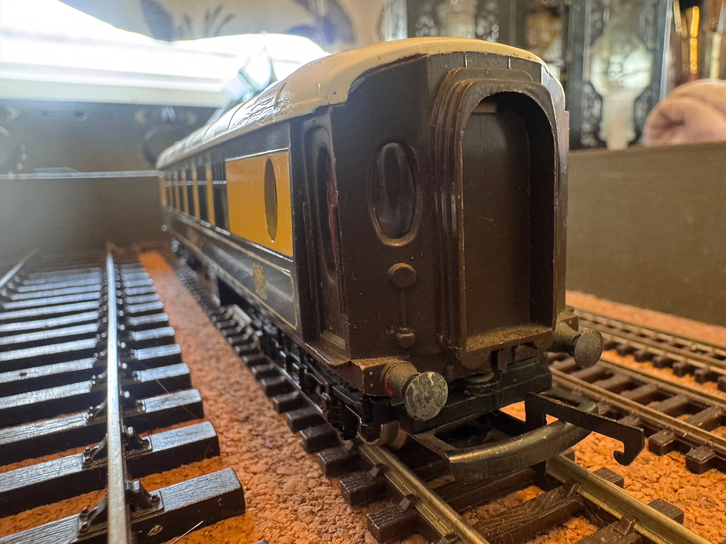 Tri-ang R328 (OO/HO) Class K 3rd Class Pullman Saloon “Mary” 