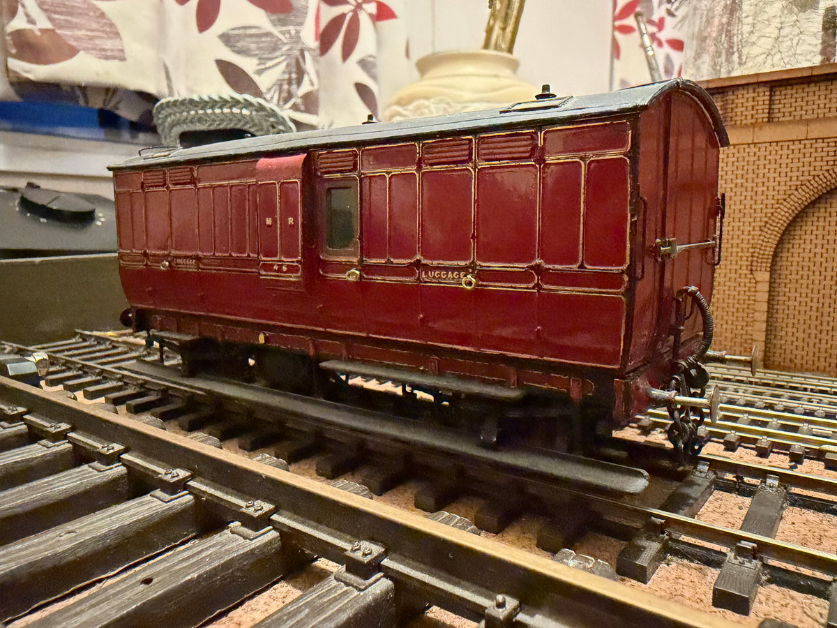 Manufacturer Unknown (O Gauge) Midland Railway, Diagram 529, Twenty five Foot Luggage Brake No.46 in MR Lined Crimson Lake. 
