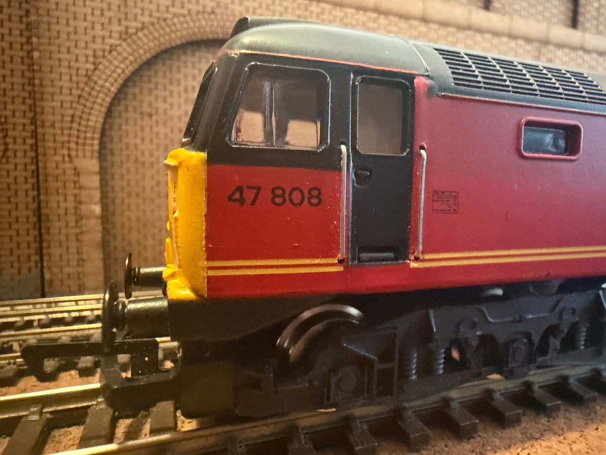 Hornby R717 (OO) British Railways Class 47/8 in British Rail Express Parcel (Royal Mail) Livery 
