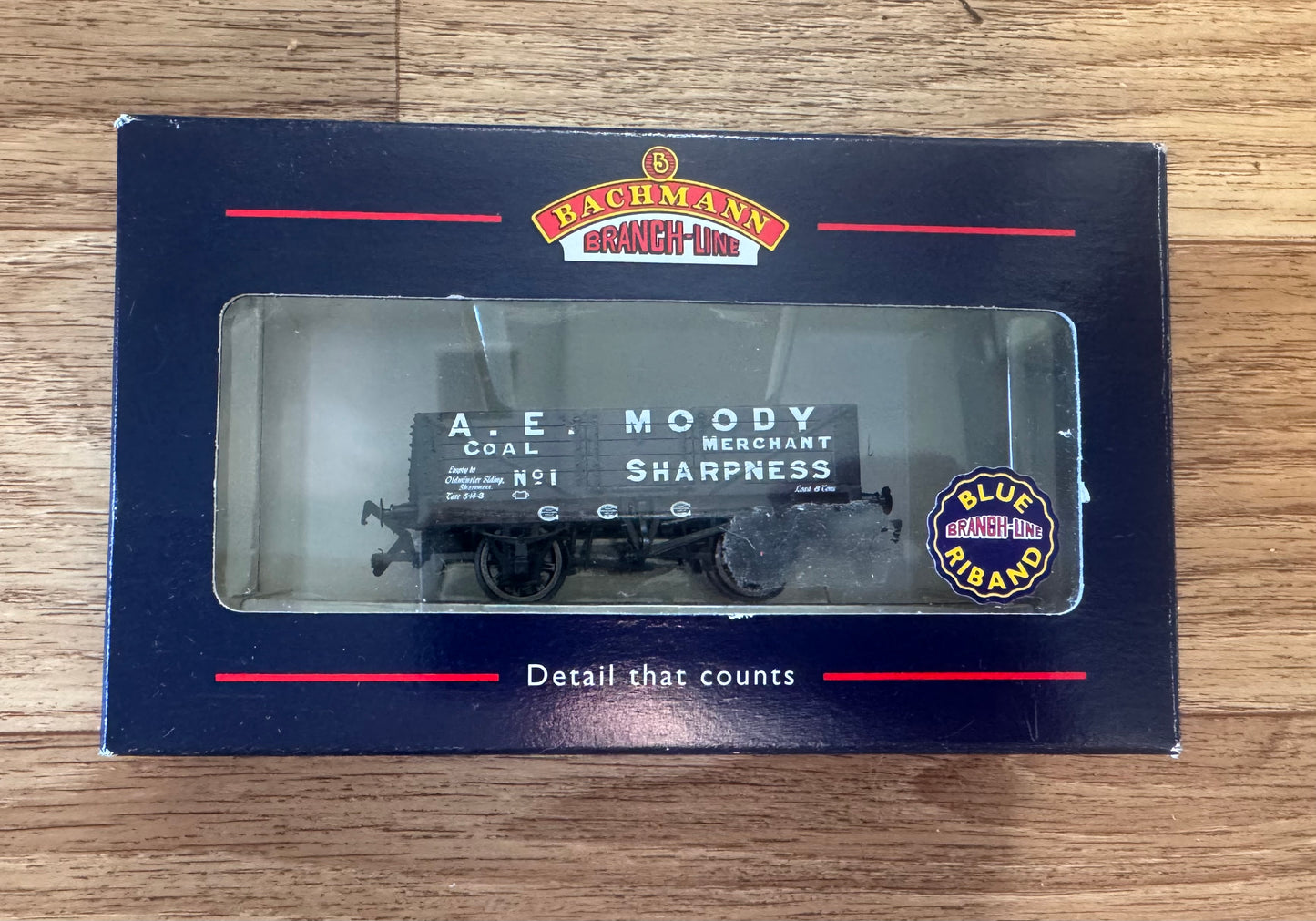 Bachmann 37-056 (OO) A. E Moody Coal Merchants, 8T Five Plank wagon No.1