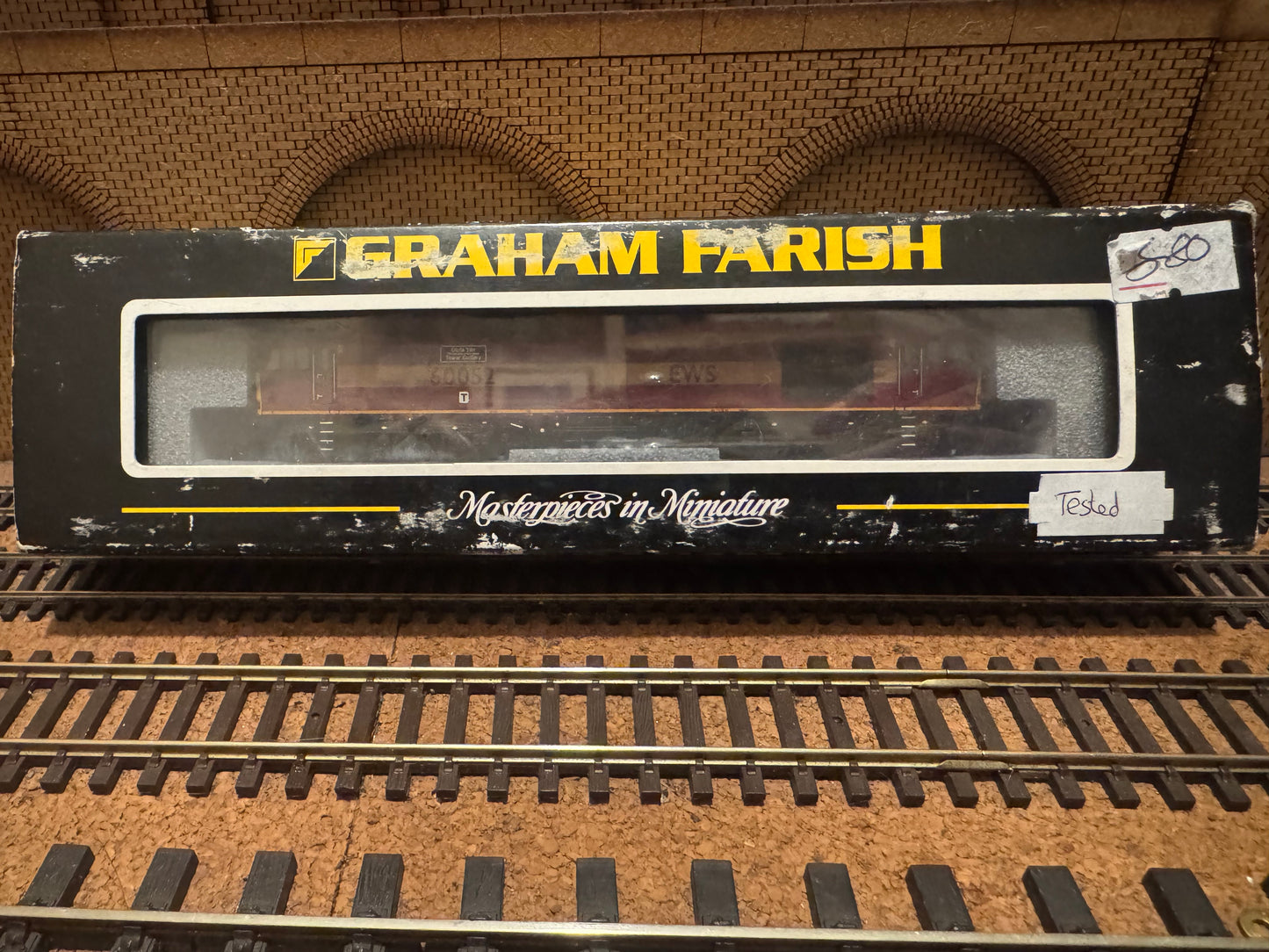 Graham Farish 371-350 (N Gauge) Ex BR Class 60, No.60052 “Glefa Tŵr Tower Colliery” in EWS Livery. 