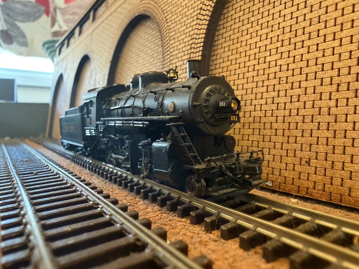Bachmann Spectrum 81174 (N Scale) Baldwin 2-8-0 Consolidation No.151 with medium tender in New York, New Haven & Hartford Livery. DCC Ready 