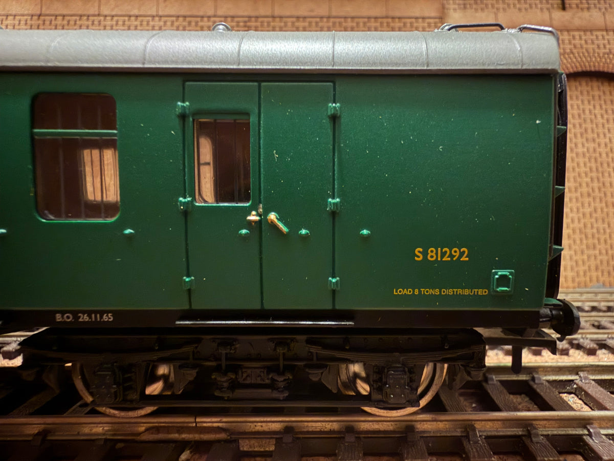 Bachmann 39-178A (OO) British Railways MK1 57ft Baggage Gangwayed Full Brake No.S81292 in BR Southern Region Green 