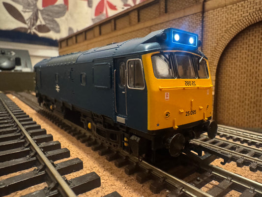 Bachmann 32-400DS (OO) British Railways Class 25/3 ‘Rat’, No.25095 in British Rail Blue. DCC Sound Fitted 
