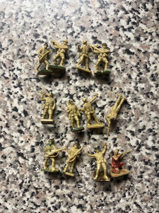 Airfix (OO) x16 Soldiers