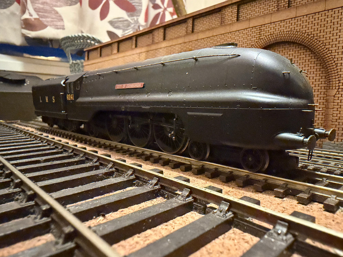 Hornby R2270 (OO) London Midland & Scottish Railway, 7P Streamlined ‘Princess Coronation’ No.6241 “City of Edinburgh” in LMS Wartime Black. DCC Ready 