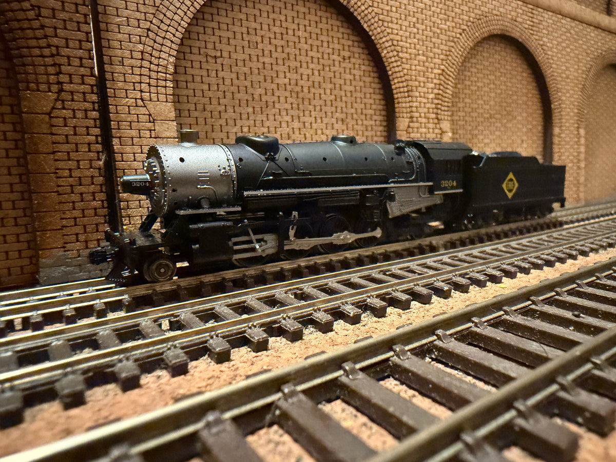 Kato 126-0202 (N Scale) United States Railroad Administration, Heavy Mikado No.3204 in Erie Railroad Livery 