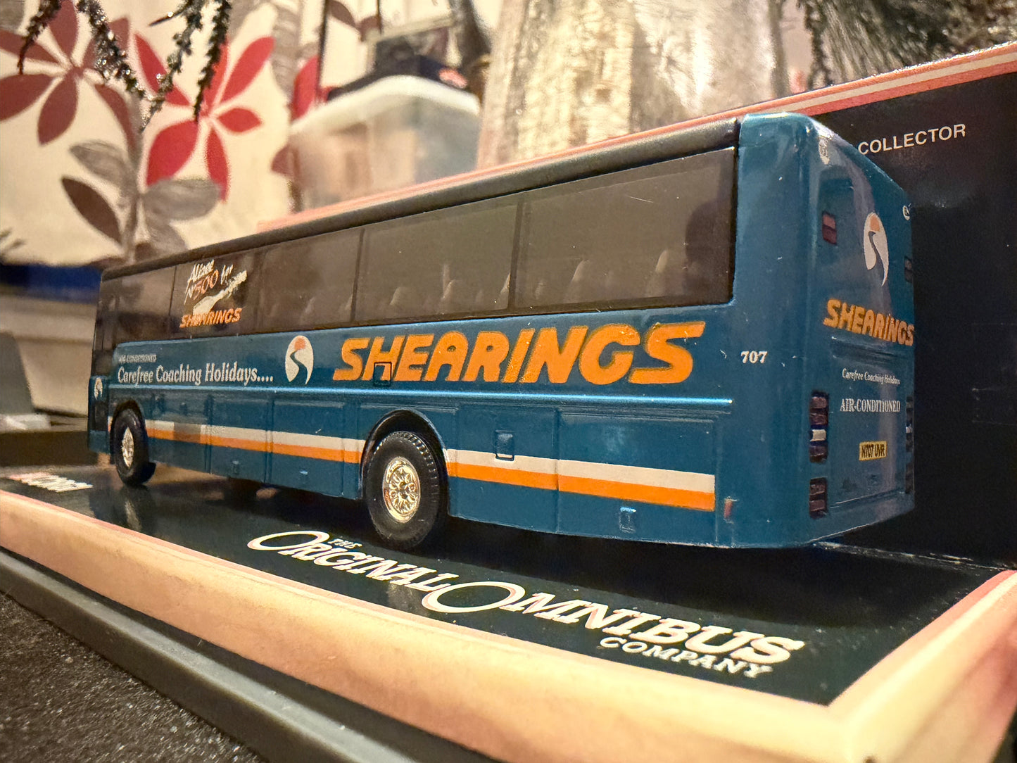 Corgi 42715 (1:76 / OO) Van Hool Alizee in Shearings 500th Livery. Fleet Number 707, Registered Number N707UVR. Limited Edition No.4982 of 11900 
