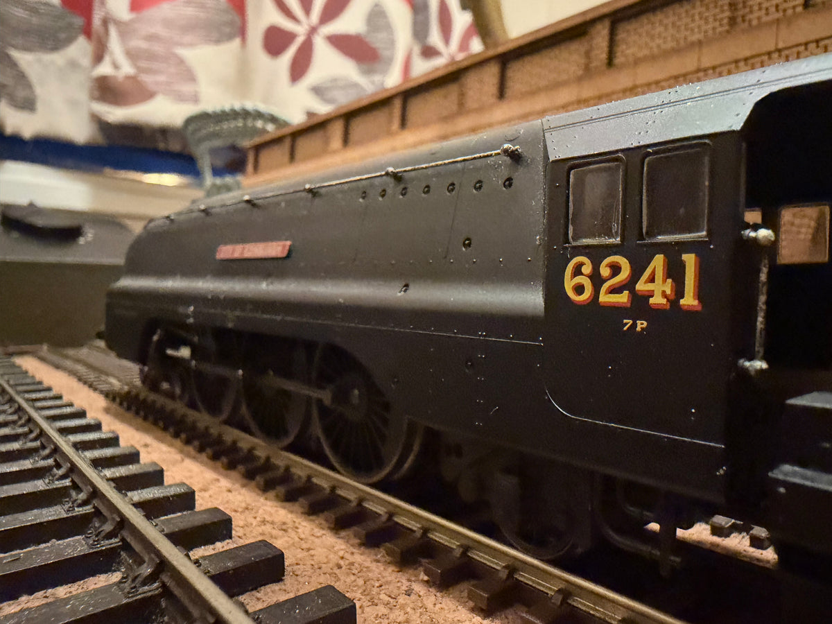 Hornby R2270 (OO) London Midland & Scottish Railway, 7P Streamlined ‘Princess Coronation’ No.6241 “City of Edinburgh” in LMS Wartime Black. DCC Ready 
