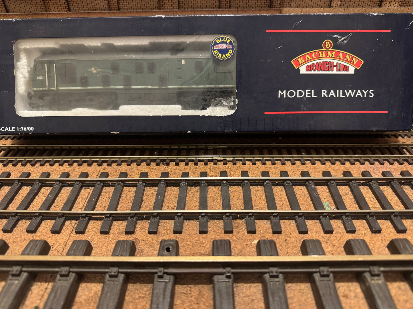 Bachmann 32-429 (OO) British Railways Sulzer Type 2 [Class 24] No.D5011 in Weathered BR Green and Small Yellow End. DCC Ready. 