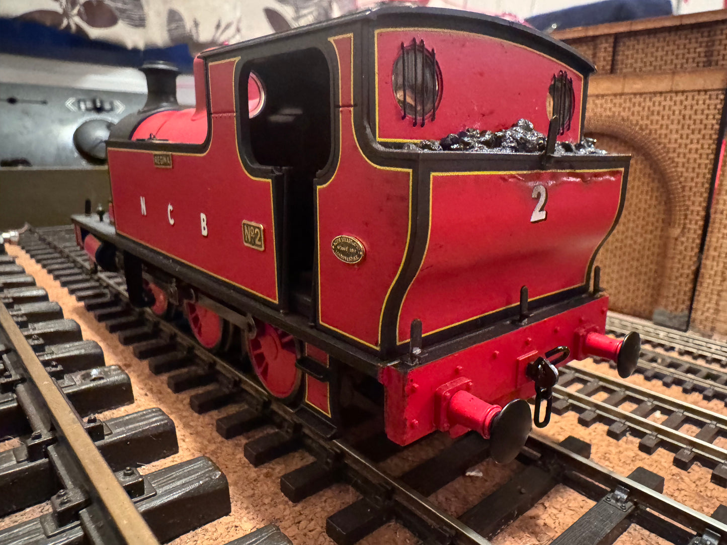 Minerva Model Railways 09531 (O Gauge) Kerr Stuart ‘Victory Class’ No.2 “Regina” in Light Weathered Lined Red with National Coal Board lettering. DCC Fitted 