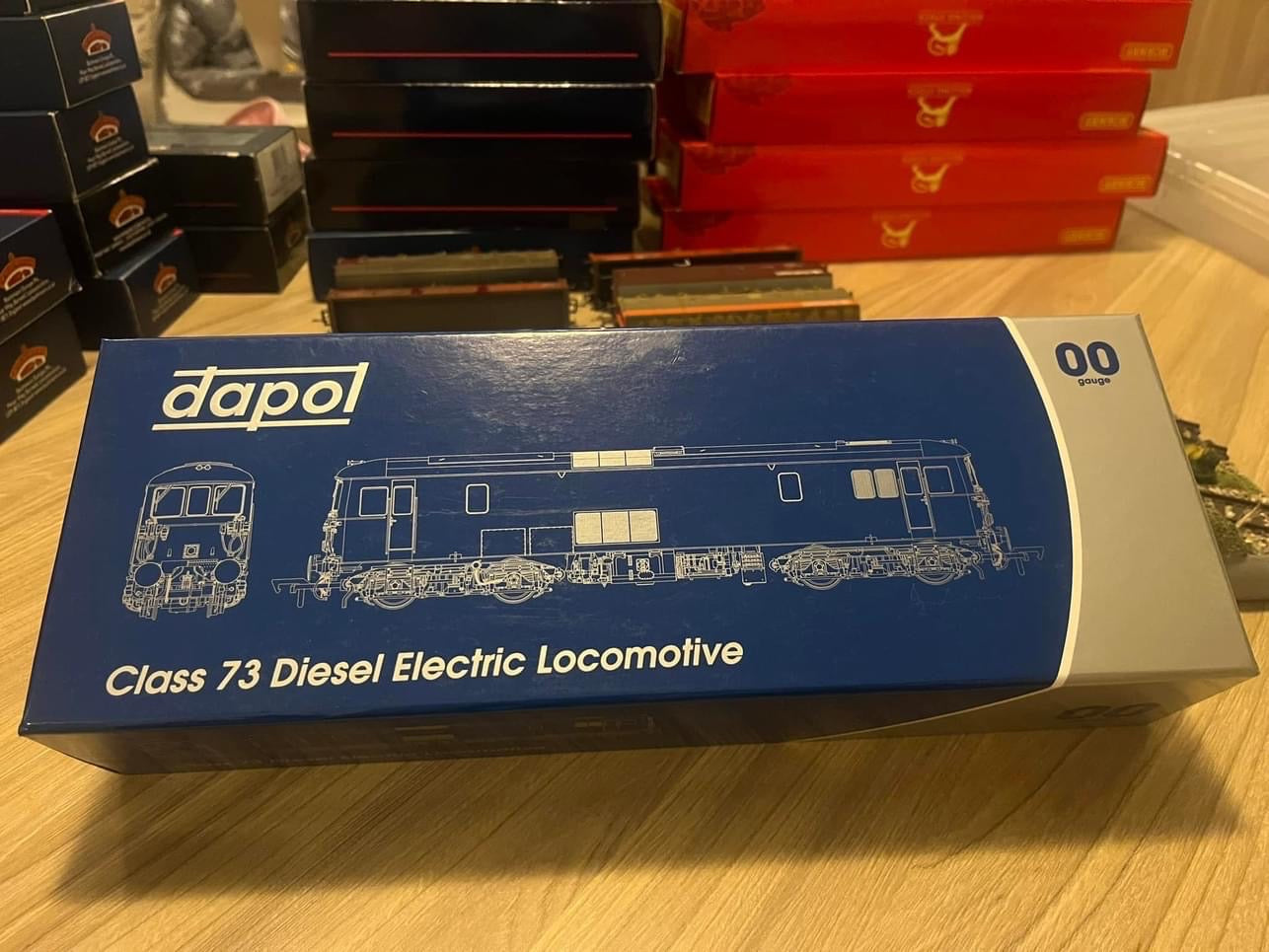 Dapol,(OO) British Railways, Class 73/1 Electro Diesel, No 73102 “Airtour Suisse” in British Rail Intercity executive livery. ￼DCC Ready, Brand new model.