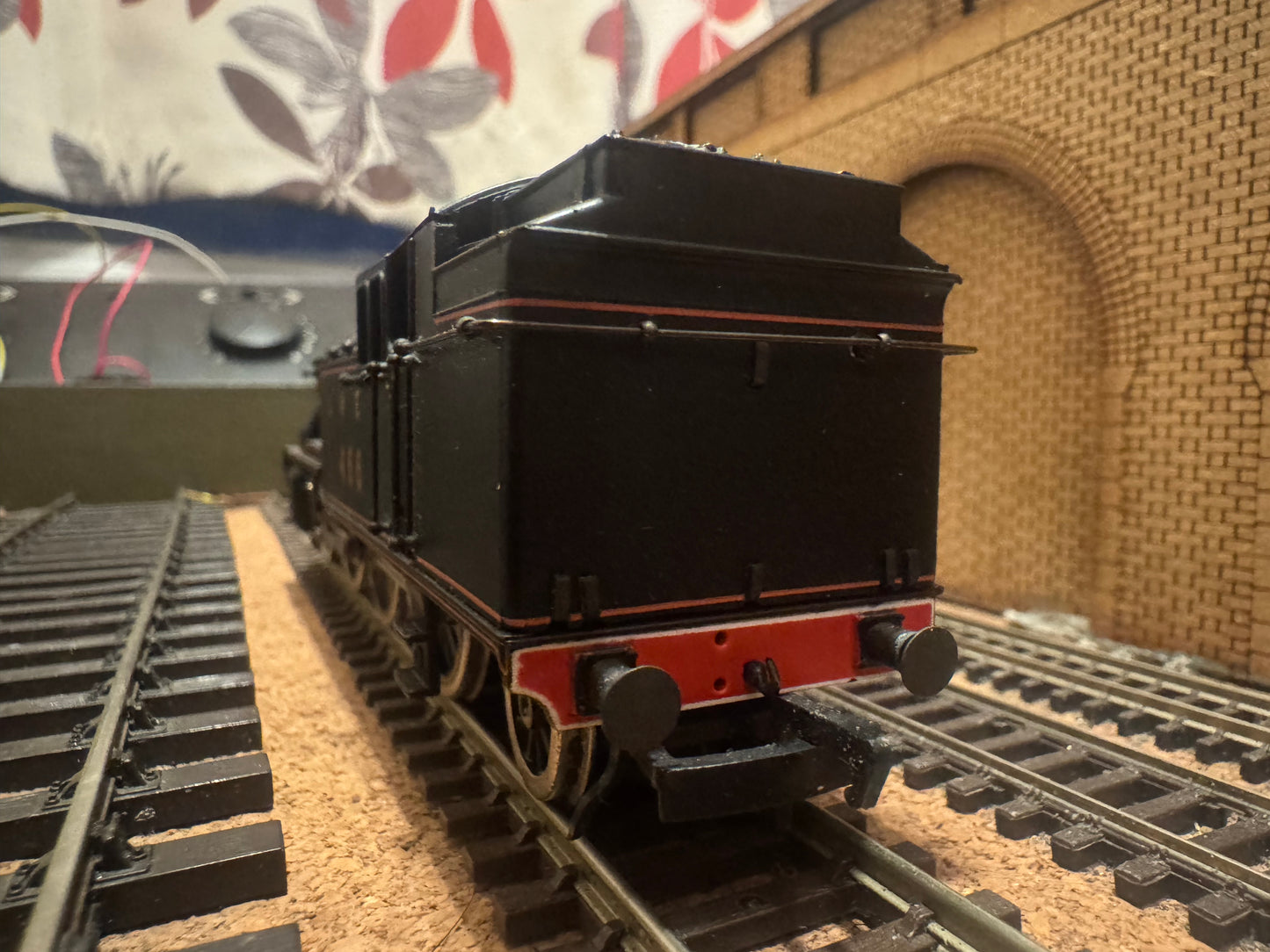 Bachmann 31-603 (OO) London North Eastern Railway V1 No.466 in Pre-war Lined LNER Black