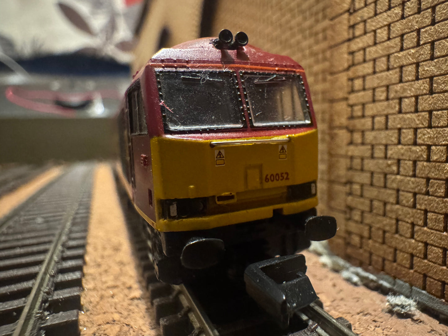 Graham Farish 371-350 (N Gauge) Ex BR Class 60, No.60052 “Glefa Tŵr Tower Colliery” in EWS Livery. 