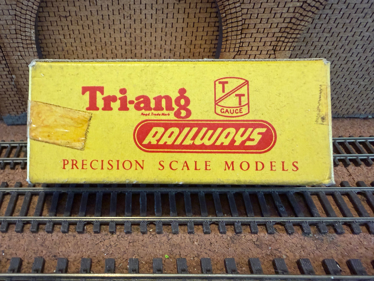 Tri-ang T.273 (TT) British Railways 13T Low-sided Wagon No.B9325 with Granite Chip Load