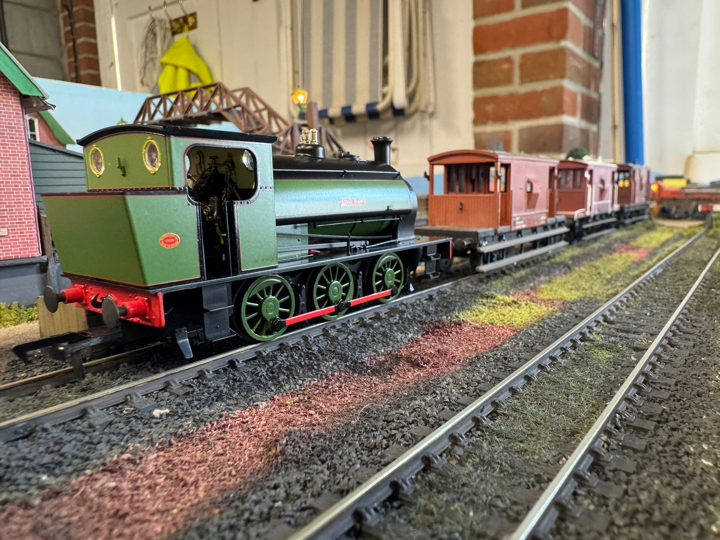 Rapido 903008 (OO) Hunslet 16 Inch No.1982 “Ring haw” in Nassington Quarry Green & Black. DCC Ready. 