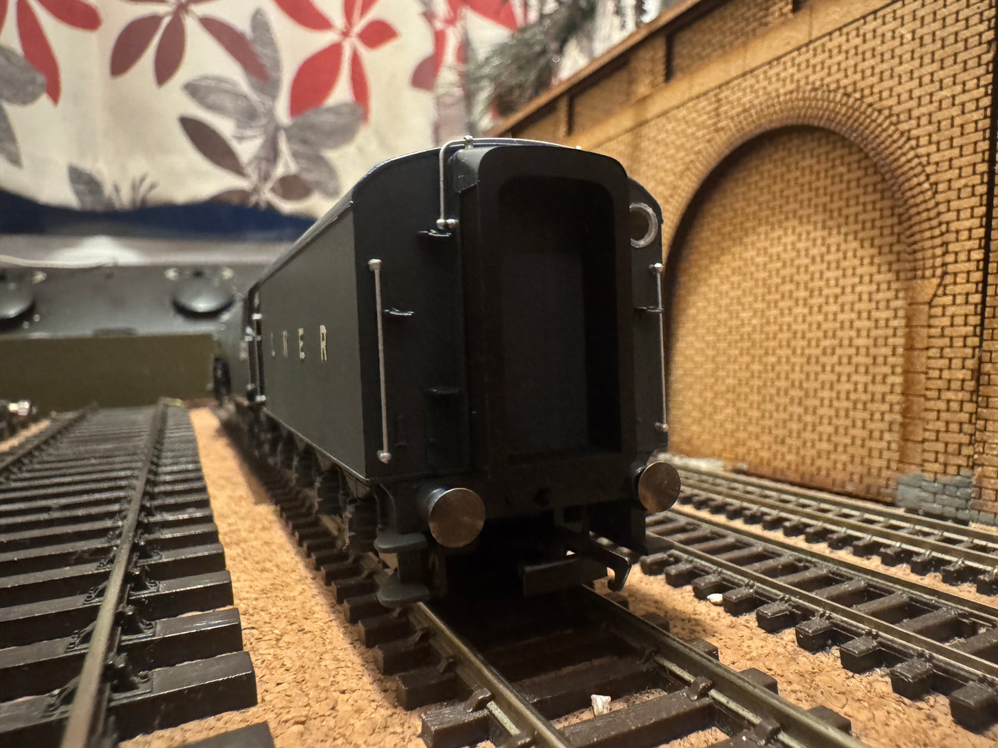 Hornby R3840 (OO) London North Eastern Railway W1 No.10000 ‘Hush Hush’ in LNER Experimental Dark Grey. DCC Ready 