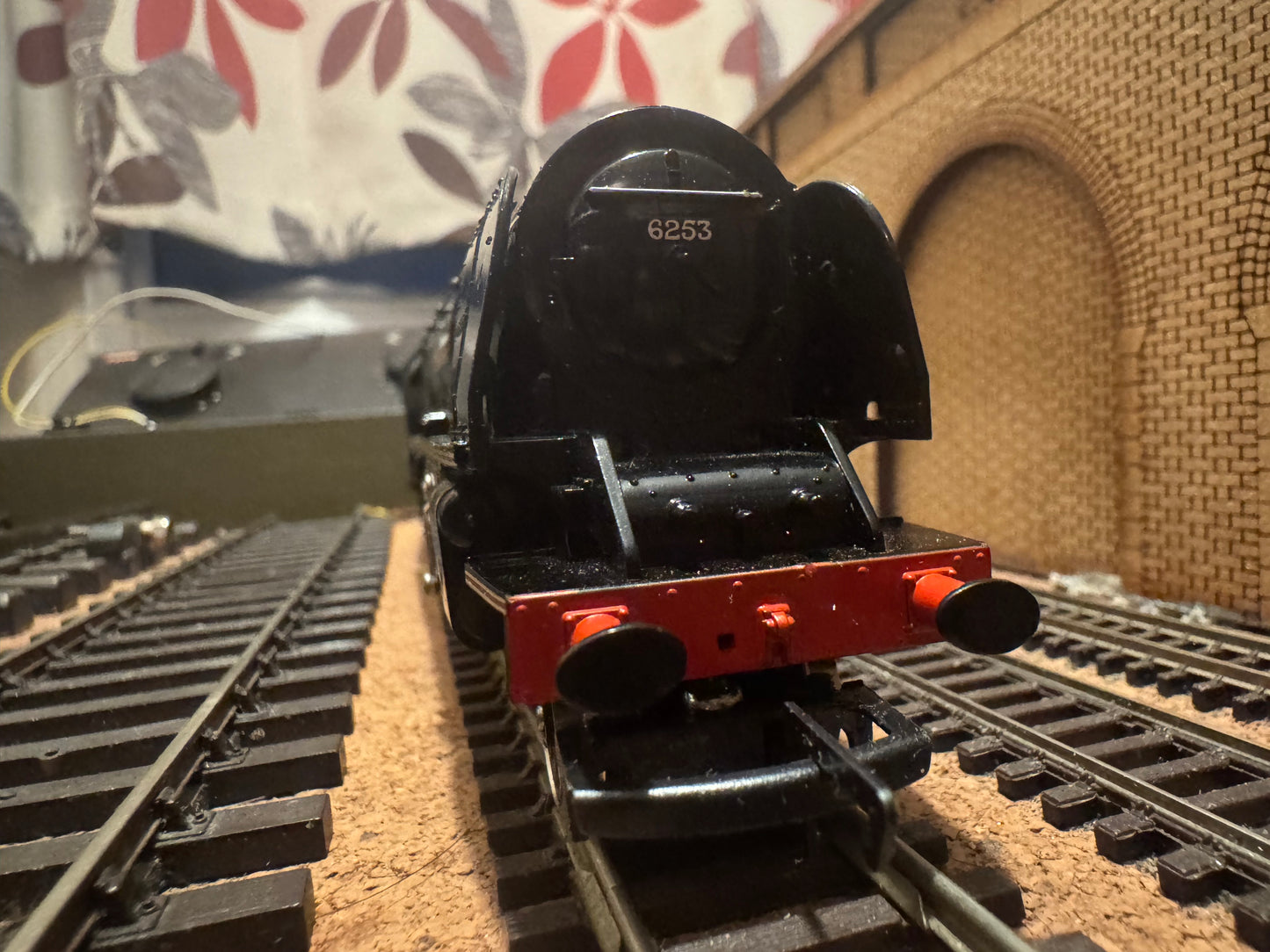 Hornby / Royal Doulton R459 (OO) ‘Full Head of Steam’ Special Edition Collectors Set No.1638 of 3000 