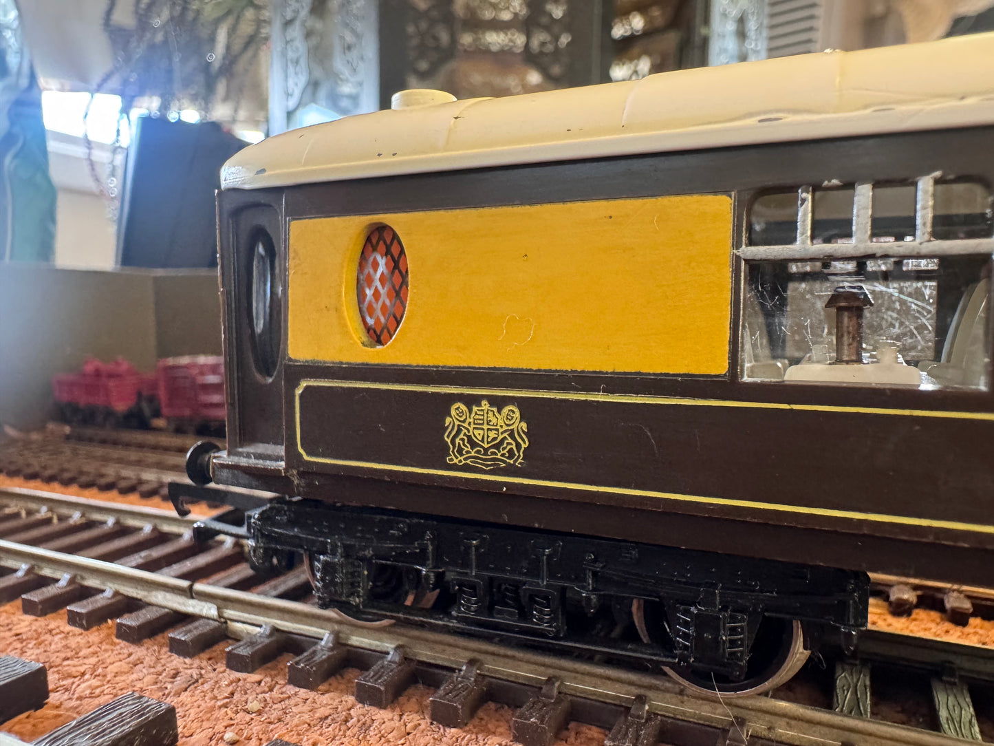 Tri-ang R328 (OO/HO) Class K 3rd Class Pullman Saloon “Mary” 