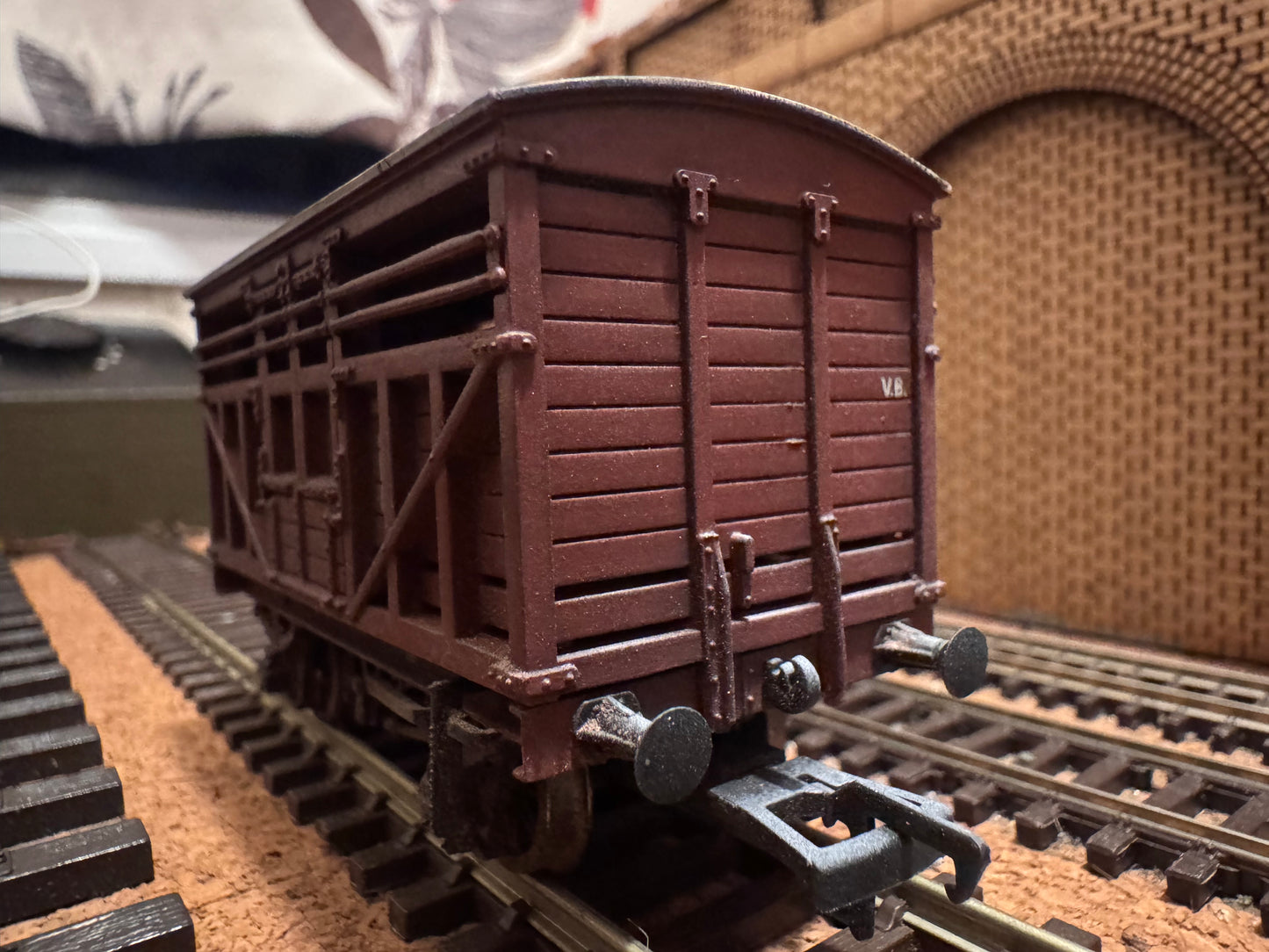 Bachmann 37-607A (OO) London North Eastern Railway 12T Cattle Wagon No.502682 in weathered NE Brown. 