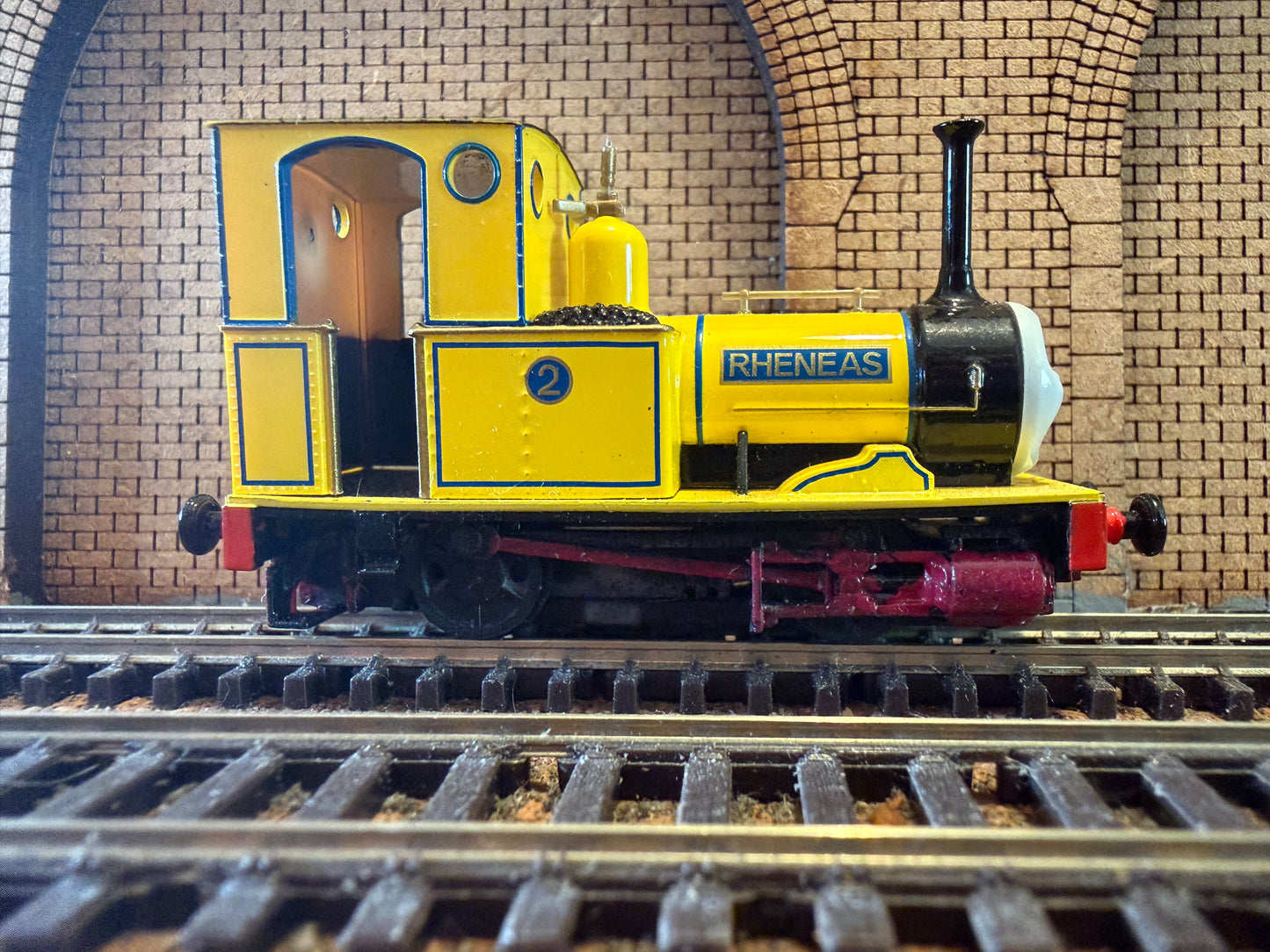 Bachmann Thomas and Friends (OO9) Mid Sodor Railway, Fletcher Jennings 0-4-0 Well-Tank No.2 “Rheneas” in Yellow. Static Dummy