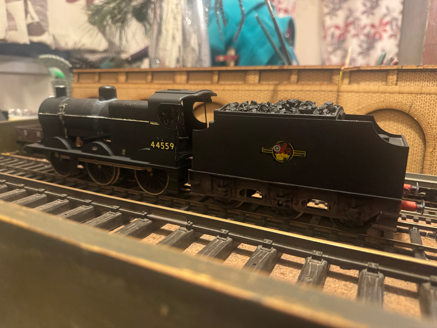 Lima L216534 (O) Ex LMS ‘Fowler’ 4F No.44559 in Unlined and Weathered British Railways black. 