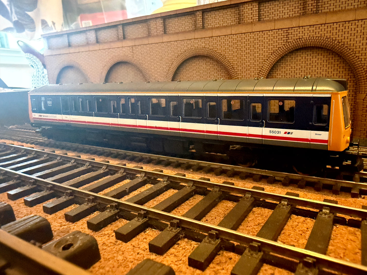 Hornby R2508 (OO) British Railways Class 121 ‘Bubble Car’ No.121031 in Network SouthEast Livery. DCC Ready 