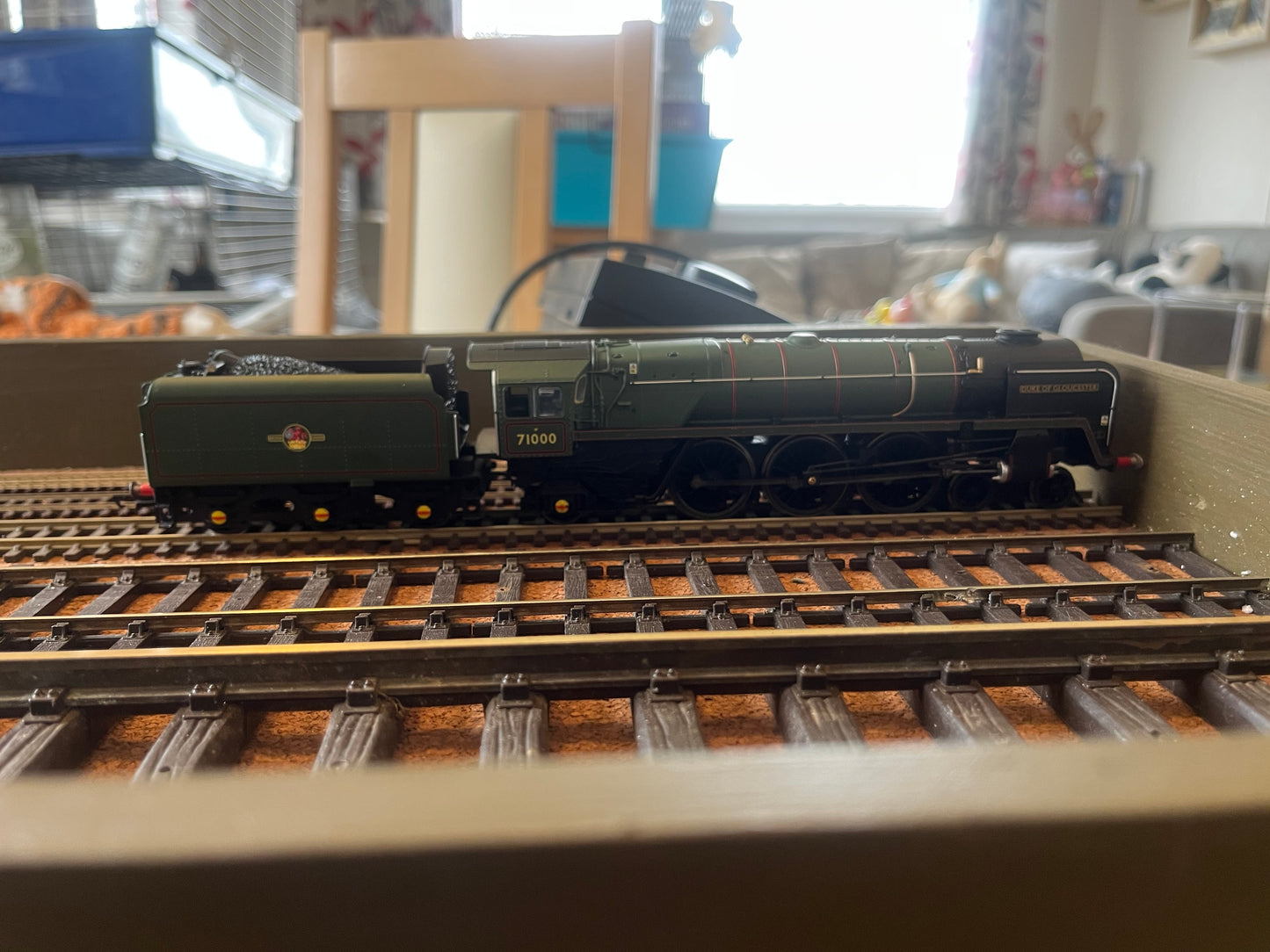 Hornby (OO) British Railways 8P No.71000 “Duke of Gloucester” in Lined BR Green. (Shed Code 5A Crewe North Depot). DCC Sound Fitted