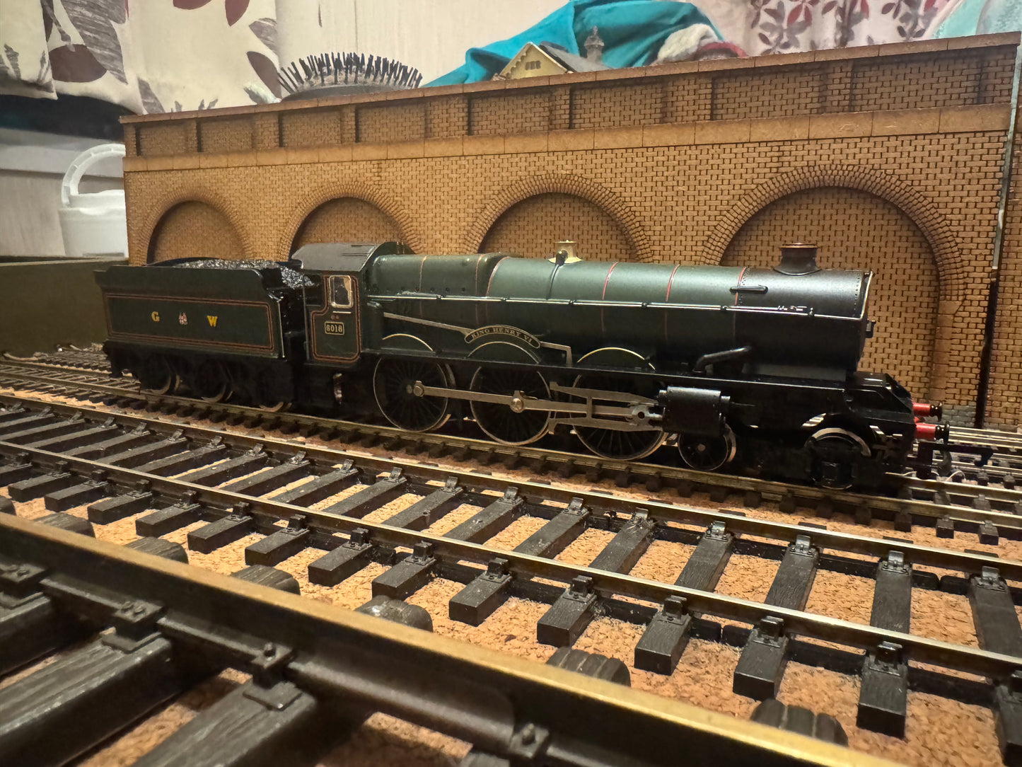 Hornby / Royal Doulton R650 (OO) ‘Regal Power’ Special Edition Collectors Set 