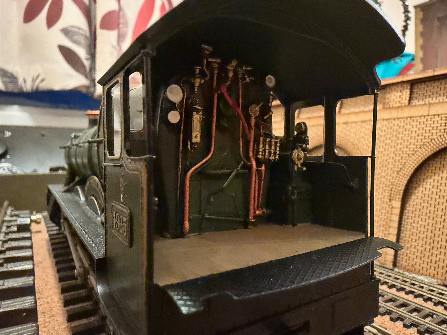 Tower Models (O) Great Western Railway 49xx ‘Hall Class’ No.4965 “Rood Ashton Hall” in Lined Great Western Railway Livery. 