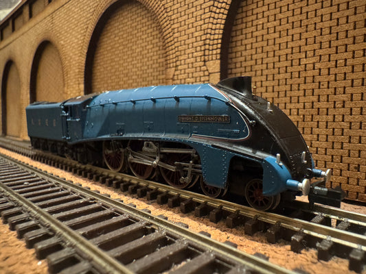 Dapol ND128H (N Gauge) London North Eastern Railway, A4 No.8 "Dwight D. Eisenhower" in Postwar LNER Garter Blue. DCC Ready. 