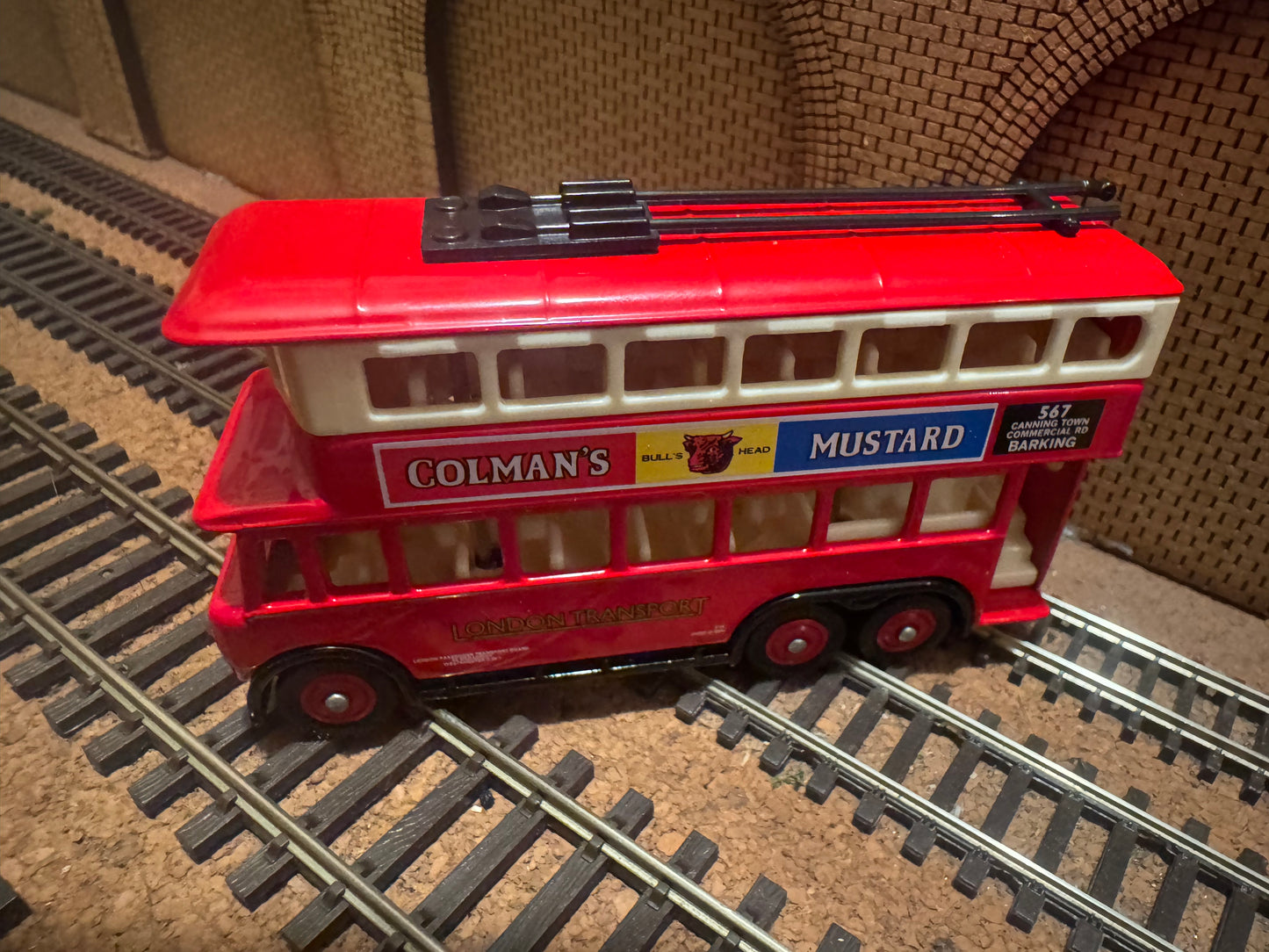 Lledo / Colman’s (OO / Approximately 1:76) London Transport, Karrier E6 Trolley Bus, Canning Town to Barking Colman’s Mustard. 
