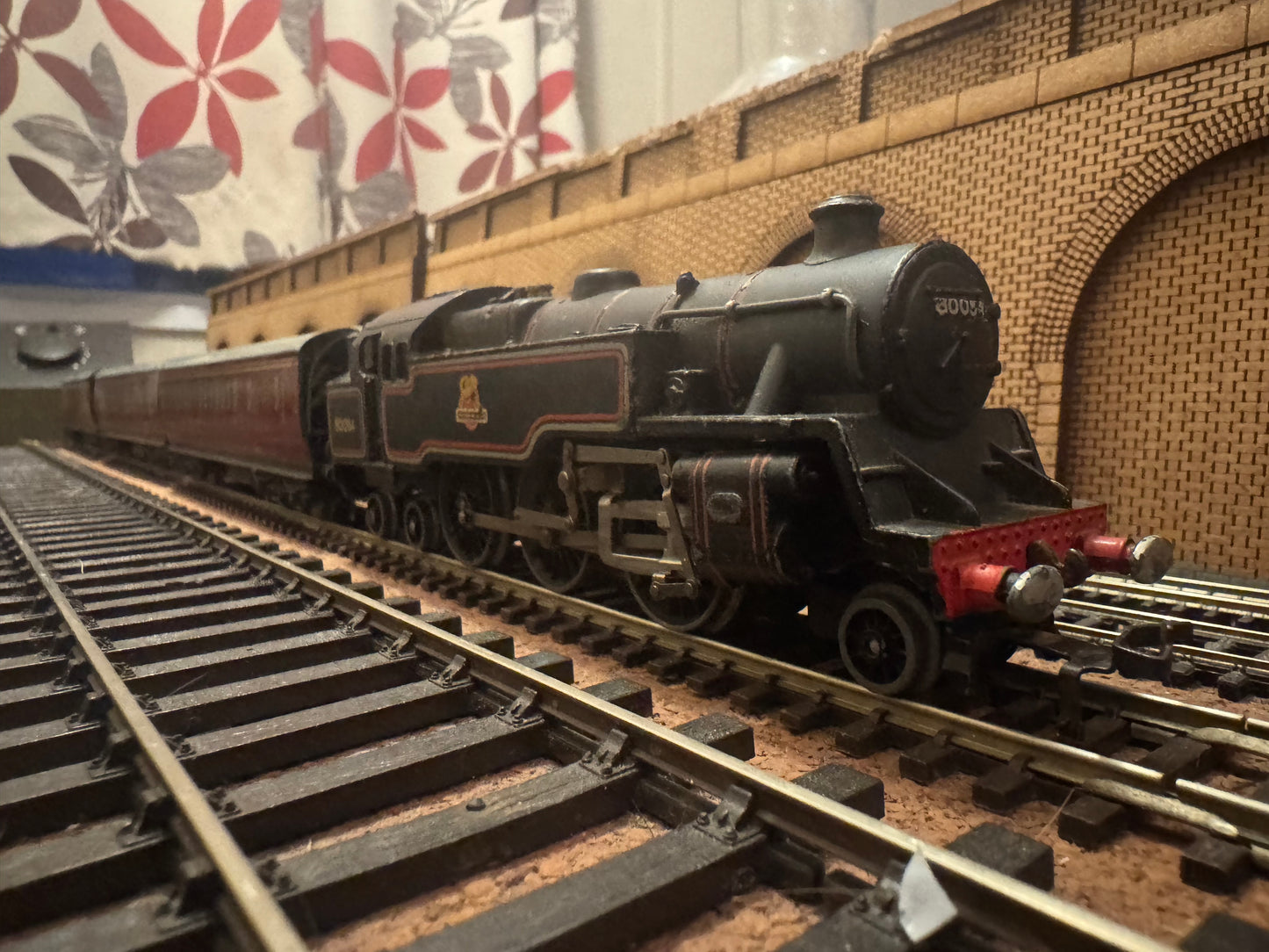 Hornby Dublo EDP13 (OO) 2-6-4 Tank Passenger Set, BR