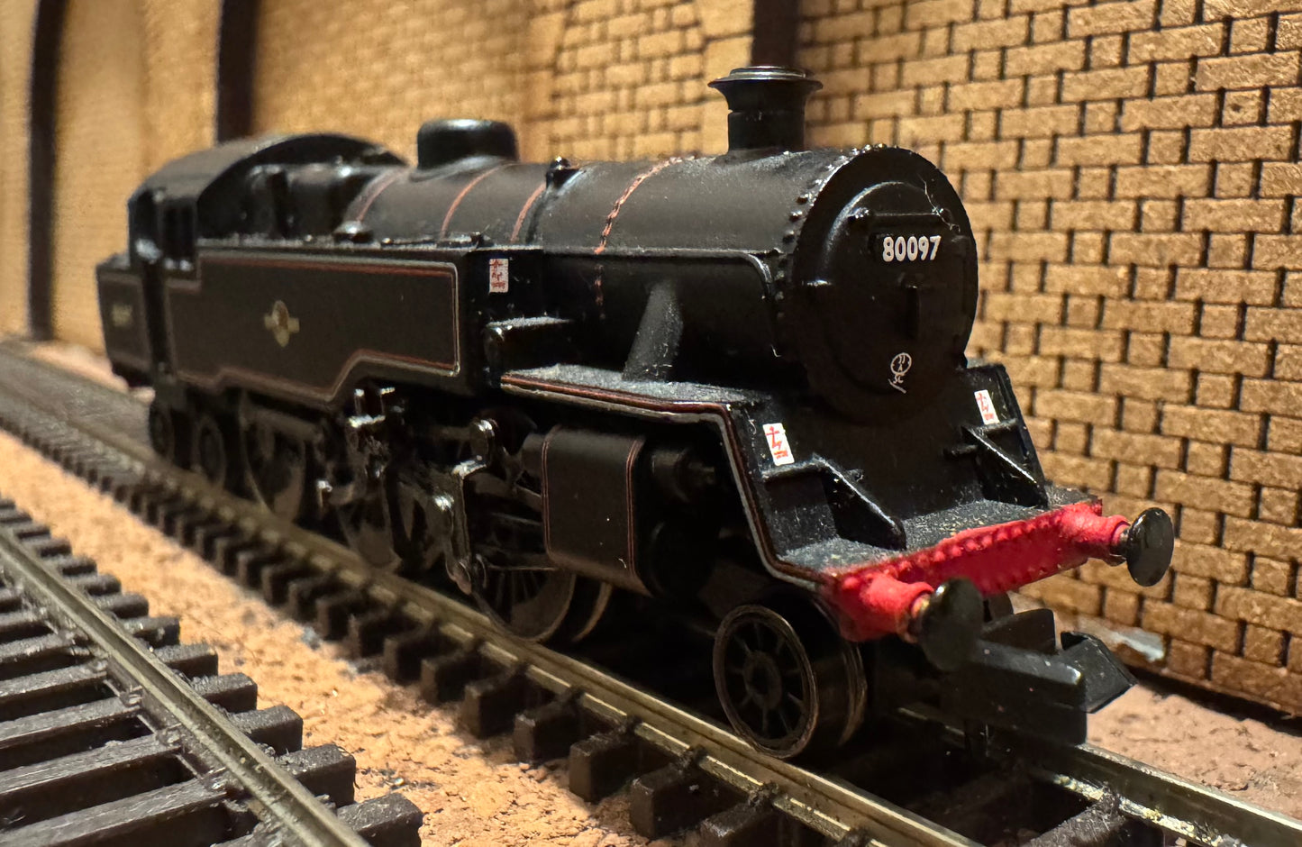 Graham Farish 372-525 (N Gauge) British Railways Standard 4MT Tank No.80097 in Lined BR Black. (Shed Code, 33A Plaistow Depot) 