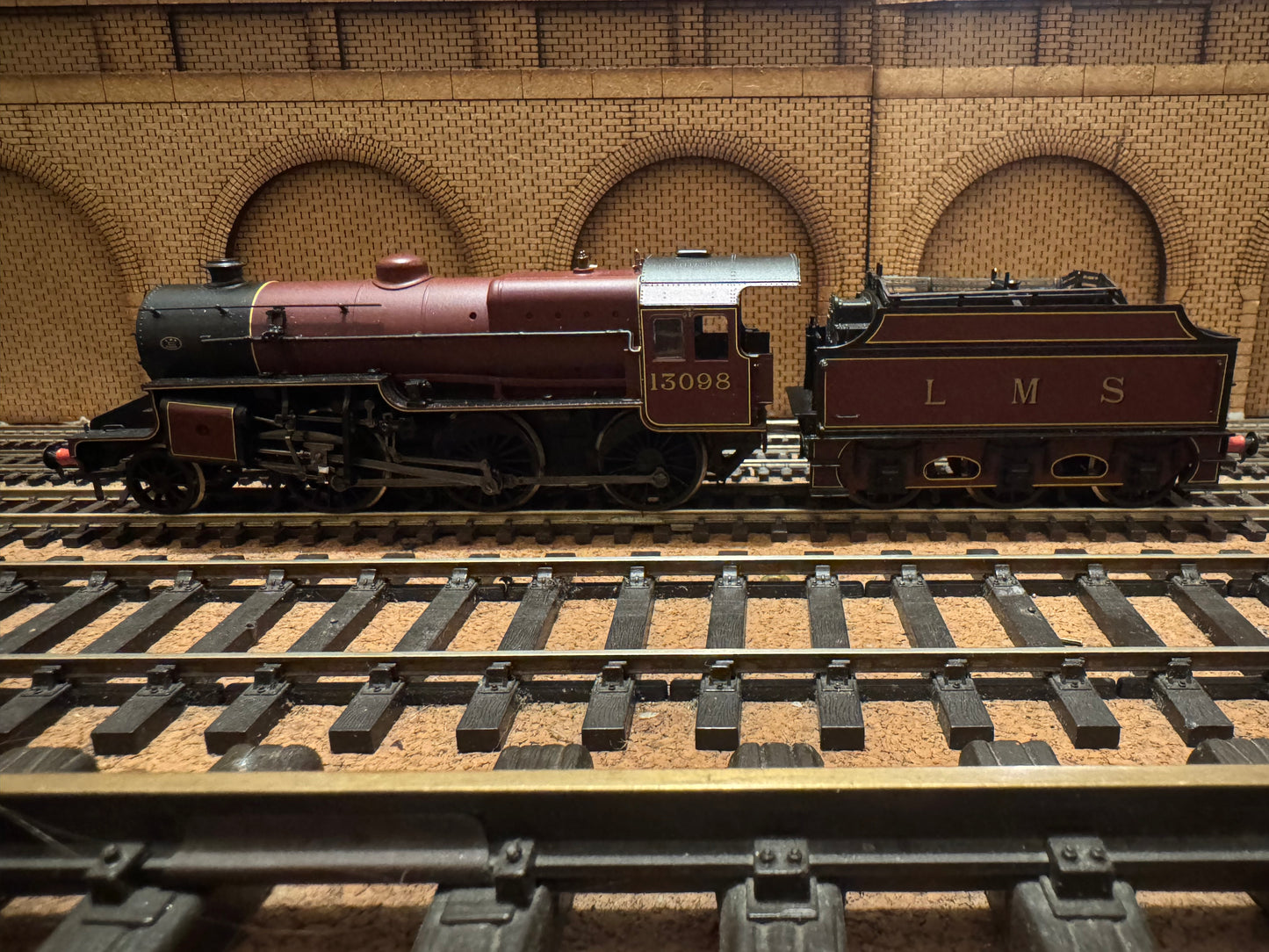 Bachmann 32-175 (OO) London Midland & Scottish Railway, ‘Hughes’ 5P 4F ‘Crab’ No.13098 in LMS Crimson Lake.