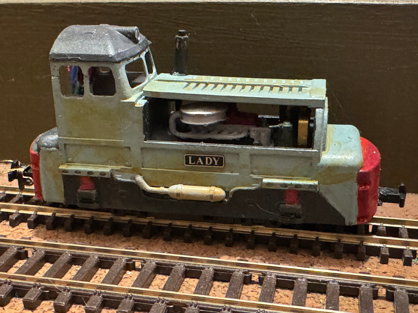 Kato / Secret Anorak (OO9) Freelance Petrol Mechanical locomotive “Lady”