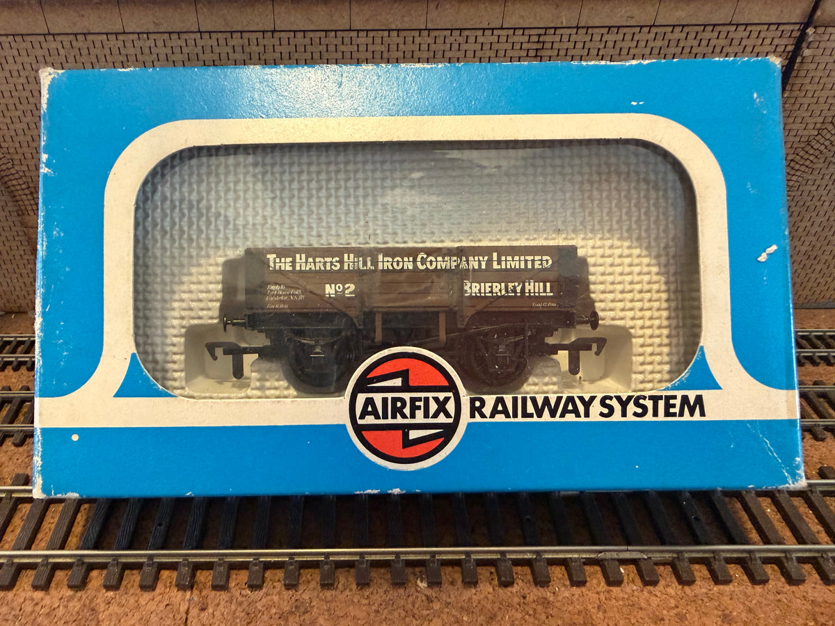 Airfix 54377-4 (OO) Harts Hill Iron Company Limited, Five Plank Wagon No.2