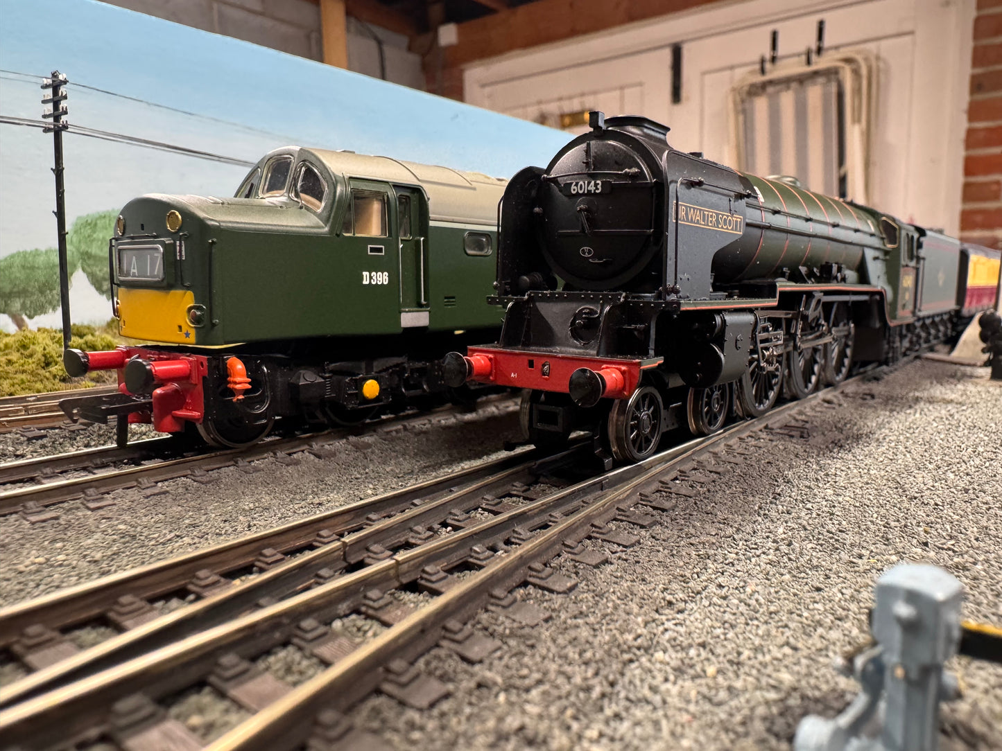 Bachmann 30-090 (OO) Bachmann of Europe 15th Anniversary Limited Edition. Tees-Tyne Pullman Double Set. No.62 of 1000. DCC Ready