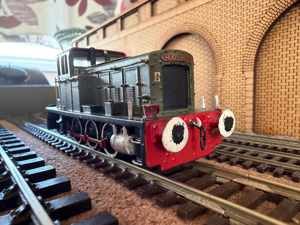 Bachmann / Unknown (OO) Hudswell Clarke / Hunslet Rebuild, 0-6-0 Diesel Mechanical No.46 “King” 