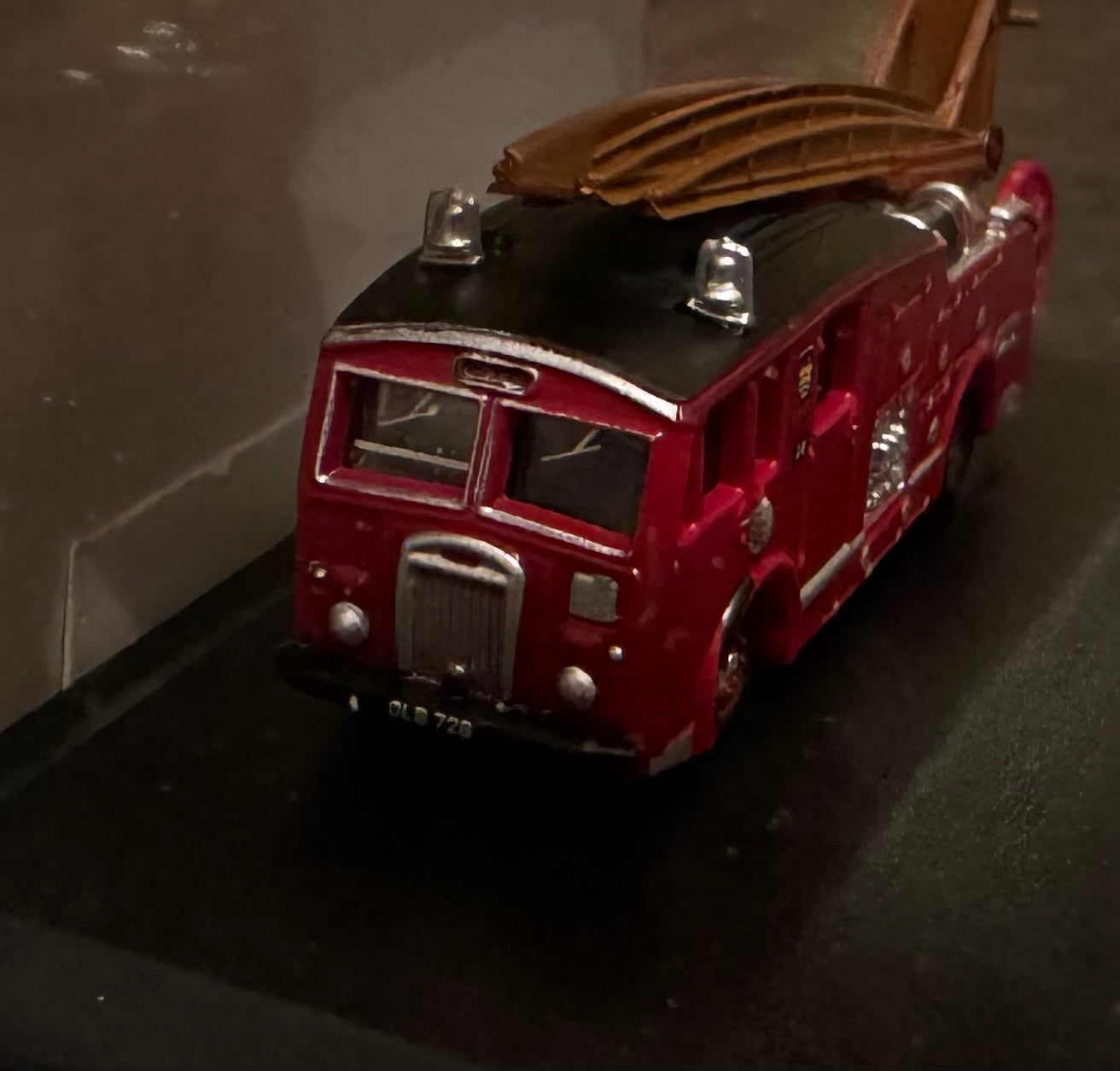 Oxford Die-cast (N Scale / 1:148 Scale), Dennis F12 Fire Engine in London Fire brigade livery.