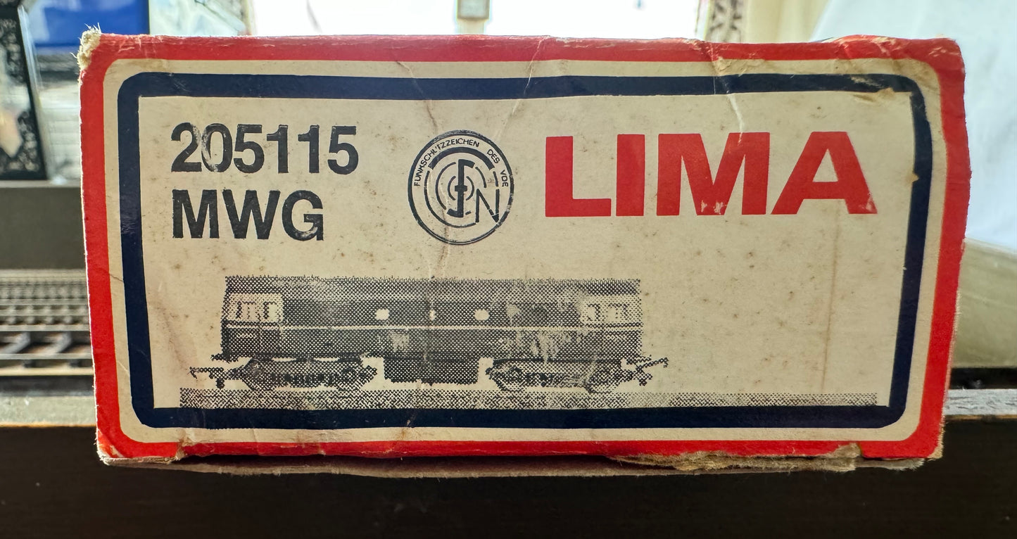 Lima (OO) British Railways, Class 33, No.33010 in Weathered BR Blue.