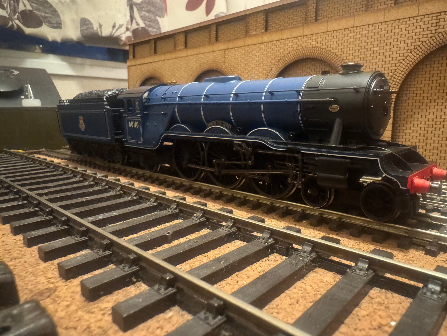 Hornby R2201 (OO) Ex LNER A3 No.60110 “Robert The Devil” in British Railways Express Blue. (Shed Code 34A, Kings Cross Depot) 