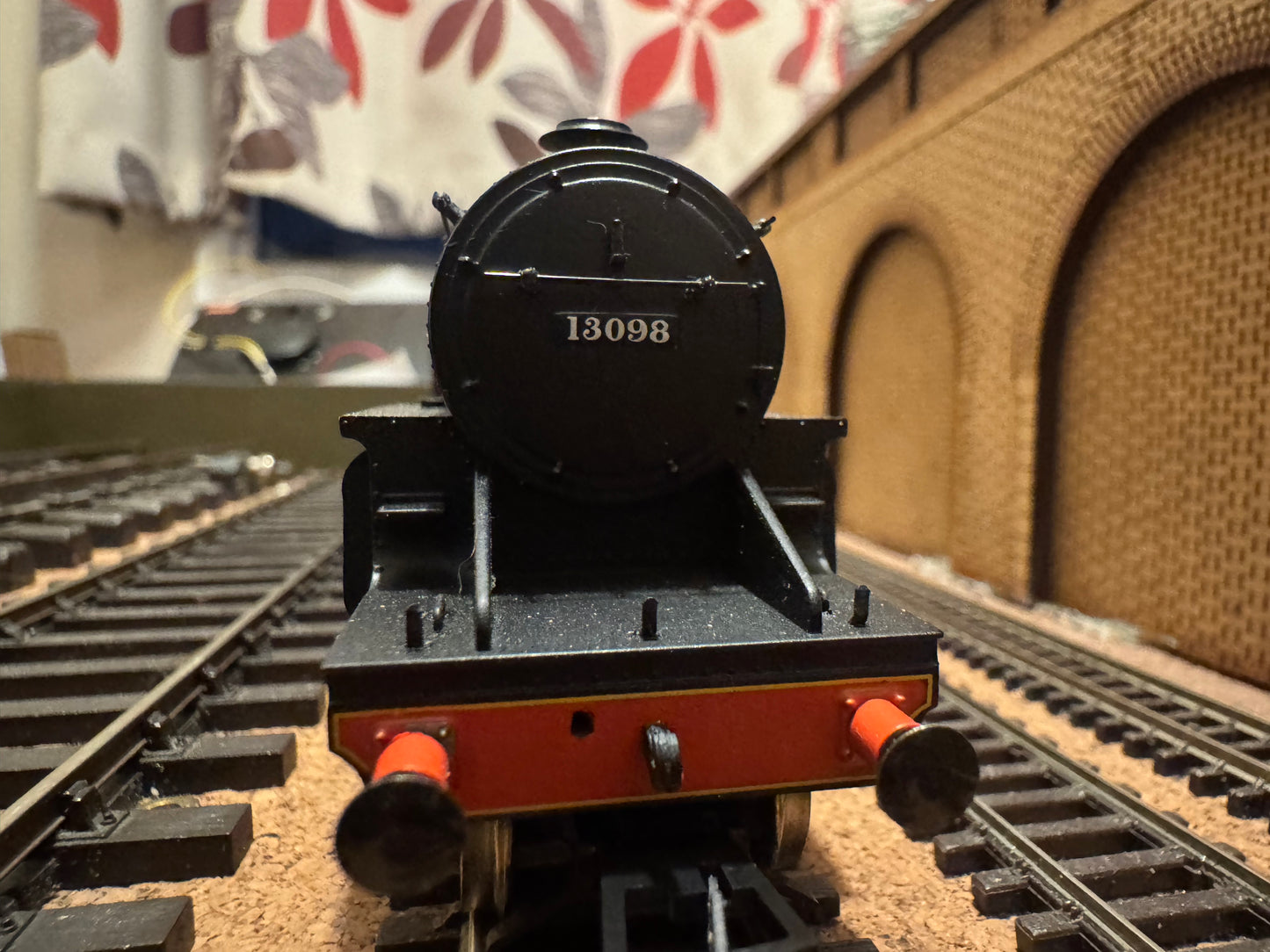 Bachmann 32-175 (OO) London Midland & Scottish Railway, ‘Hughes’ 5P 4F ‘Crab’ No.13098 in LMS Crimson Lake.