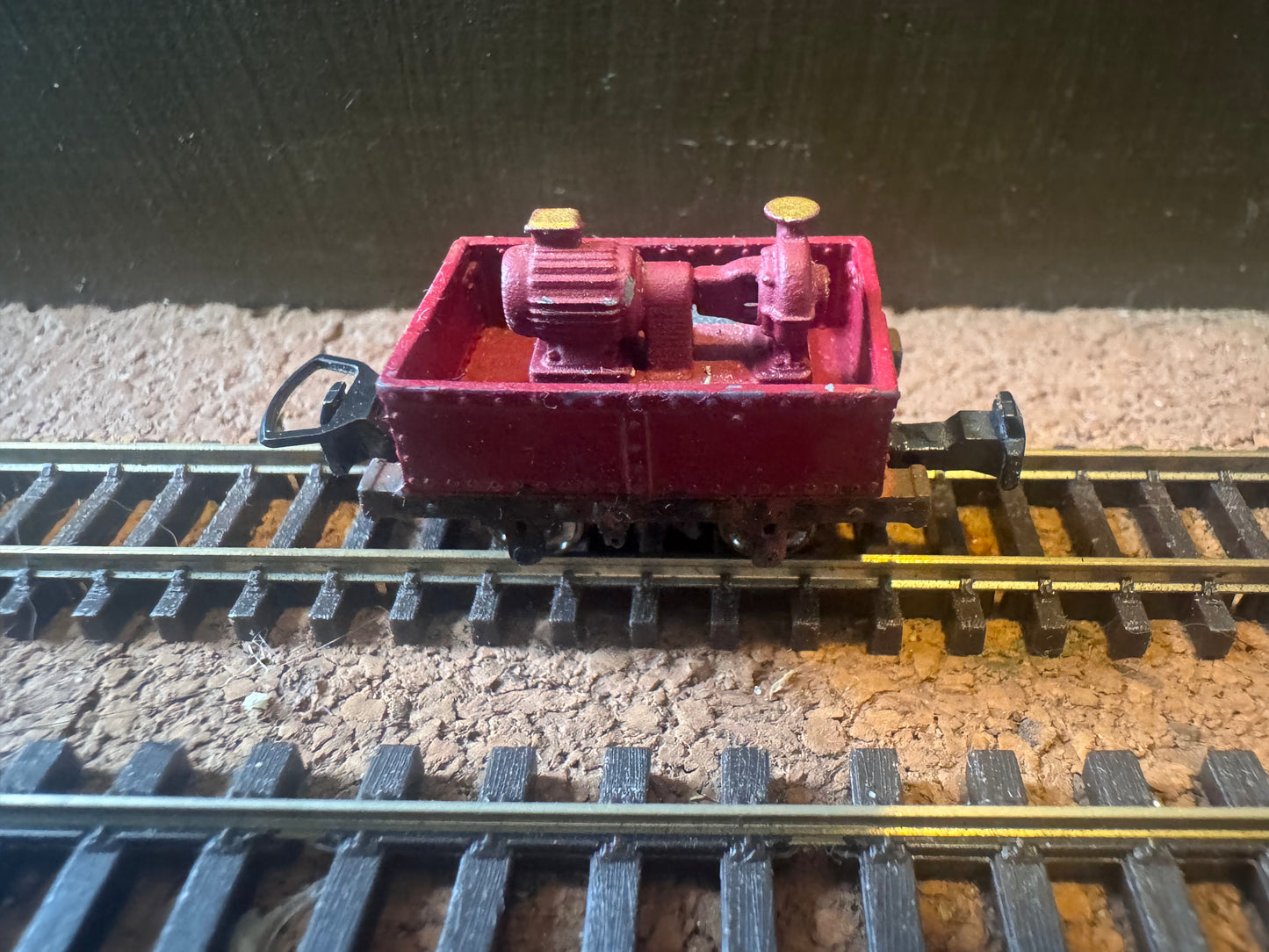Manufacturer Unknown (OO9) Small Steel body wagon, with pump.