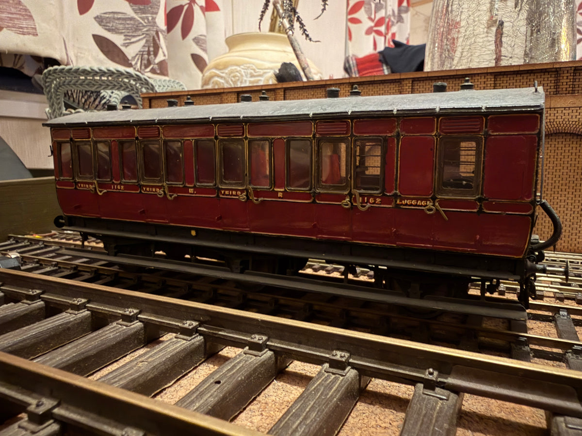 Manufacturer Unknown (O Gauge) Midland Railway, Six Wheel Brake Third No.1162 in MR Crimson 
