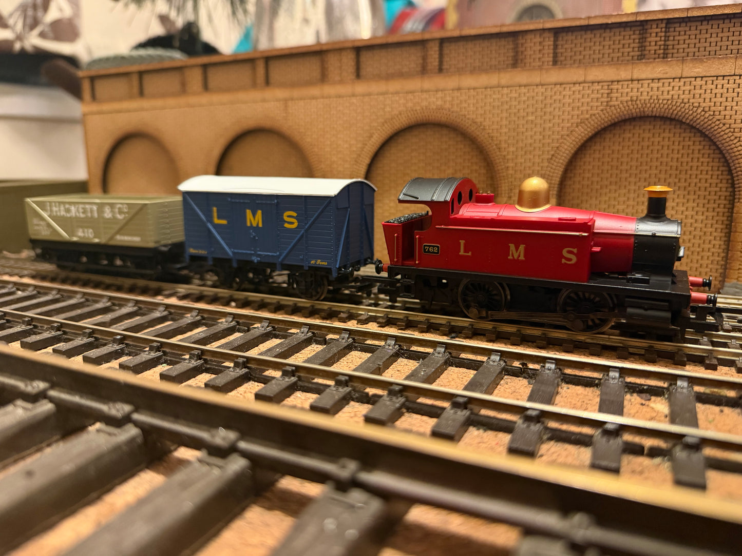 Hornby R1224 (OO) Urban Rambler, starter set. 