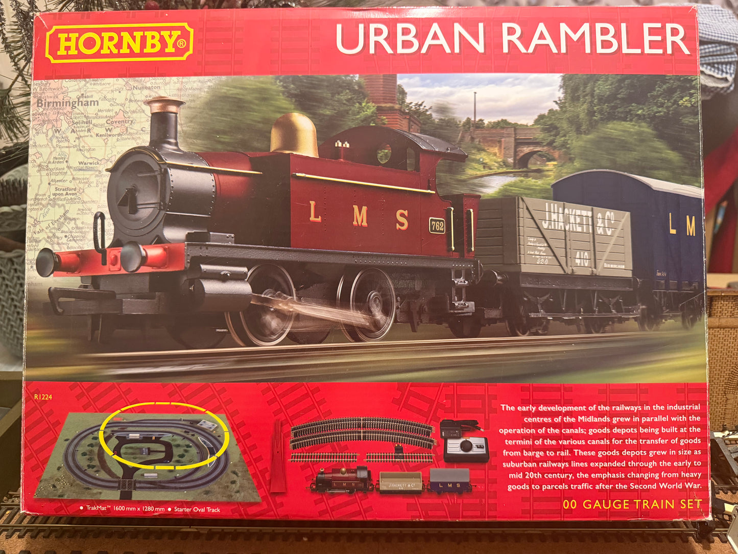 Hornby R1224 (OO) Urban Rambler, starter set. 