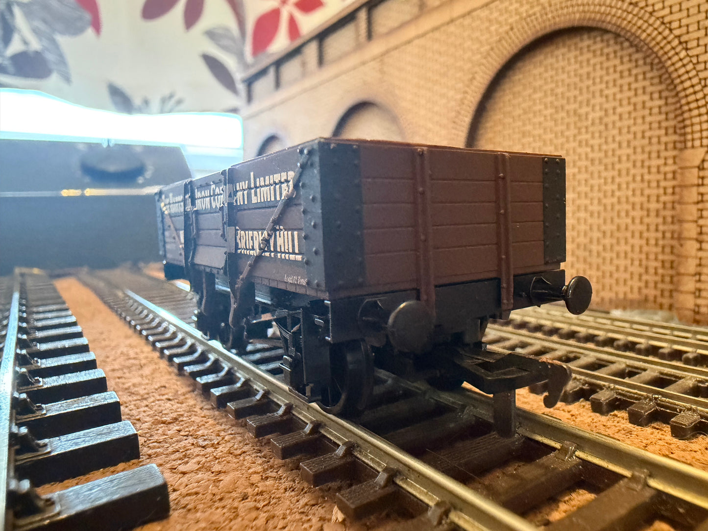 Airfix 54377-4 (OO) Harts Hill Iron Company Limited, Five Plank Wagon No.2